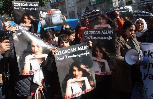 Figen Yüksekdağ’dan Özgecan’ın Ailesine Taziye Ziyareti