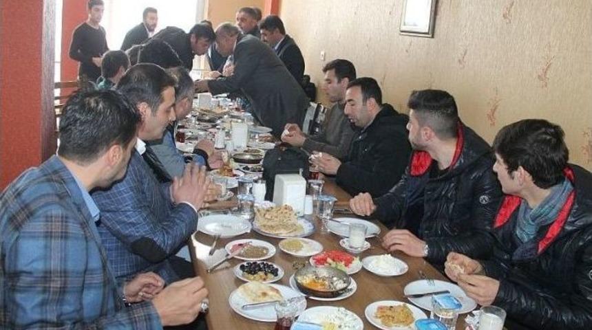 Ak Parti Aday Adayı Ka&ccedil;maz Basınla Buluştu