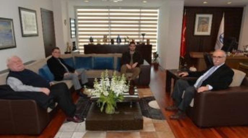 Edremit Belediye Başkanı Kamil Saka, &Ccedil;anakkale Belediye Başkanı &Uuml;lg&uuml;r G&ouml;khan&rsquo;ı Ziyaret Etti