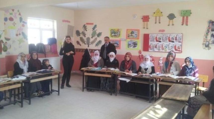Gürpınar’da Okuma Yazma Kursu