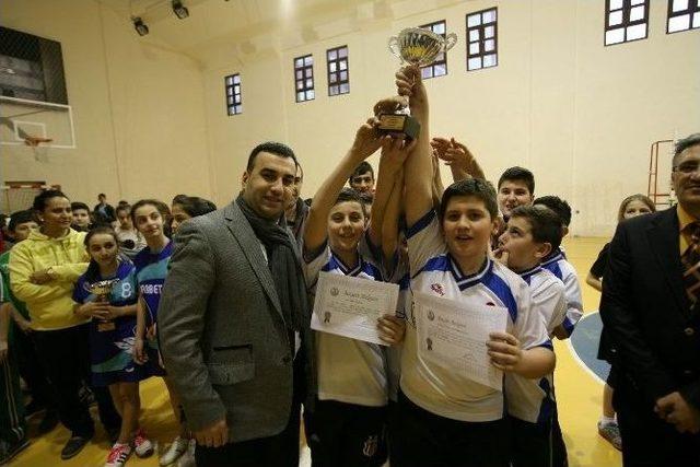 Rize’de Voleybol Küçükler İl Birinciliği Sona Erdi