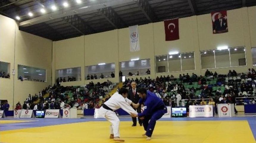 Judonun Kalbi &Uuml;nye&rsquo;de Atıyor