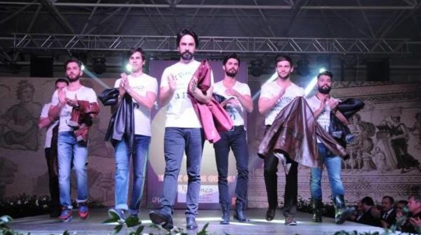 Gaziantep&rsquo;Te Kadına Şiddeti Defileyle Protesto Ettiler