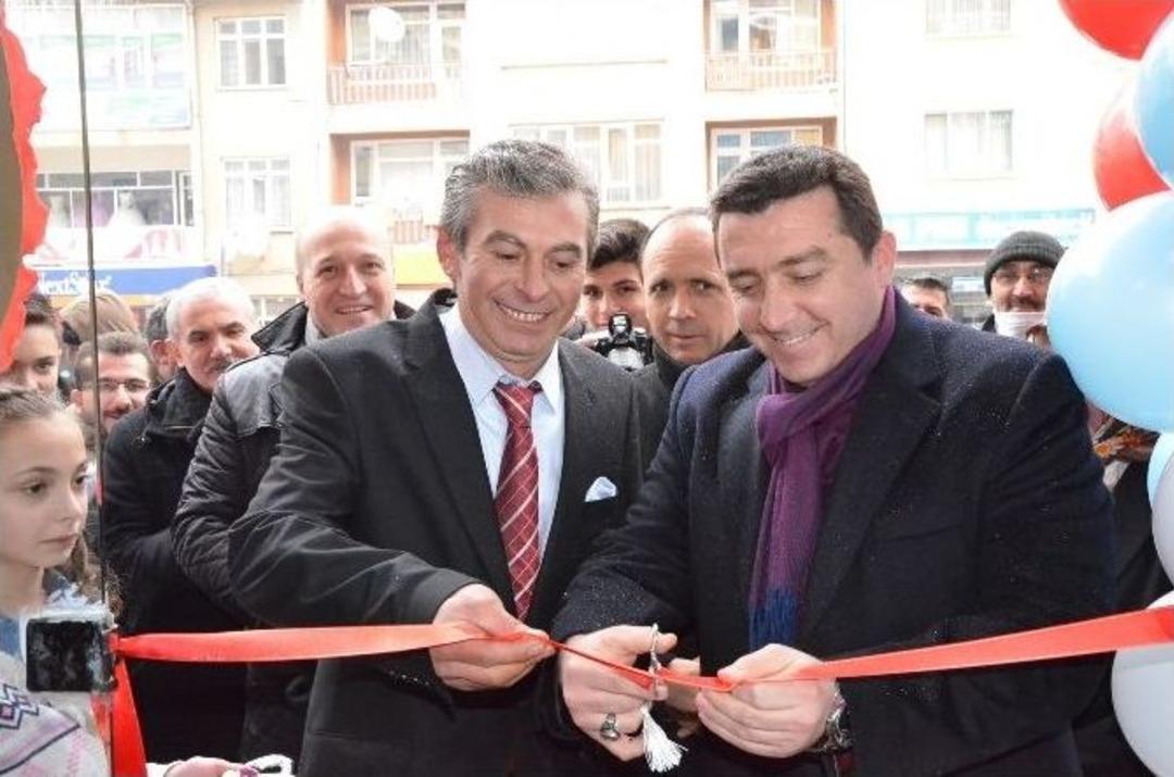 Boz&uuml;y&uuml;k&rsquo;te İş Yeri A&ccedil;ılışı