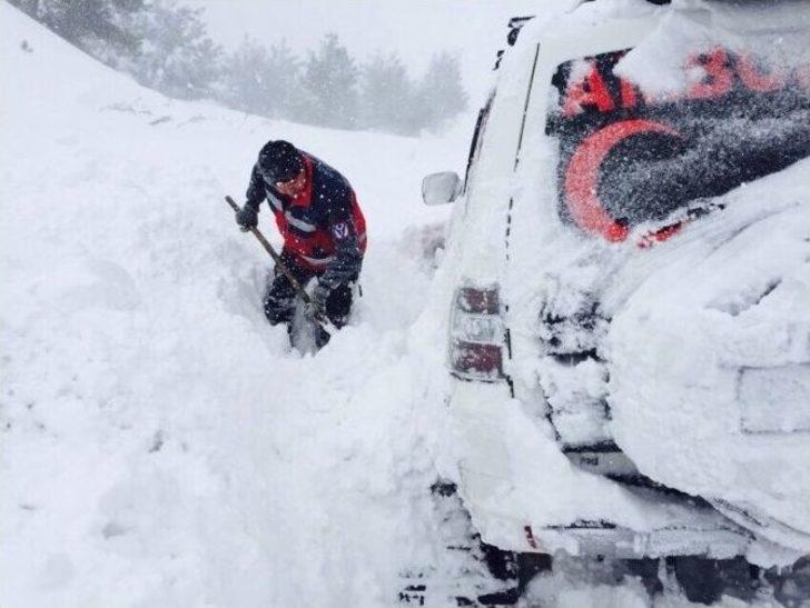 Umke’nin Fedakar Personeli Karla Mücadele Ederek Hayat Kurtarıyor G1