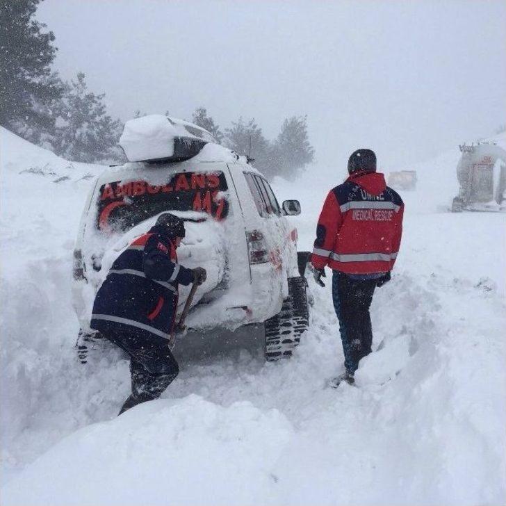 Umke’nin Fedakar Personeli Karla Mücadele Ederek Hayat Kurtarıyor G5