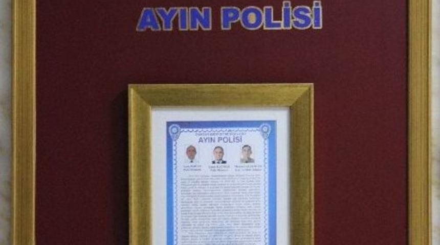 Telefon Dolandırıcılarını Yakalayınca Ayın Polisi Se&ccedil;ildiler