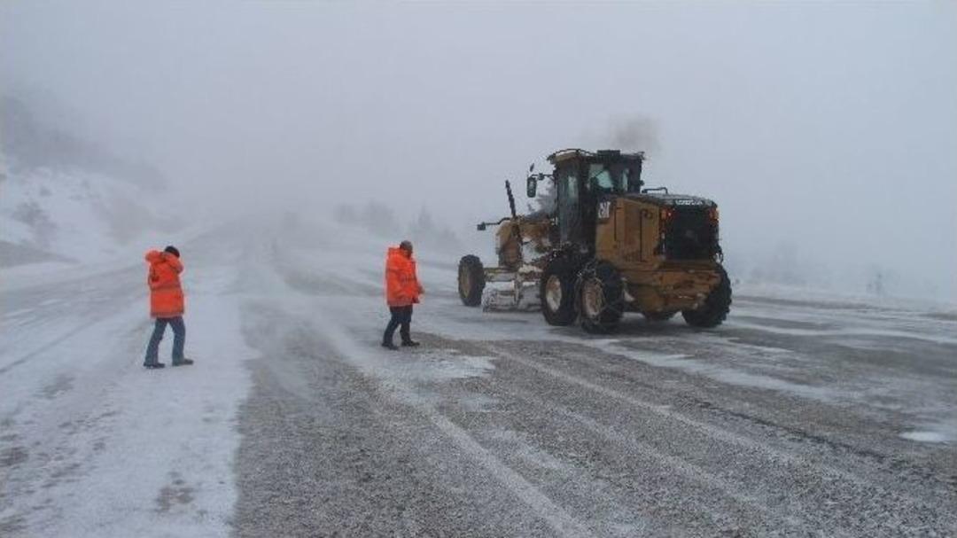 Sertavul Ge&ccedil;idi S&uuml;r&uuml;c&uuml;lere Ge&ccedil;it Vermiyor