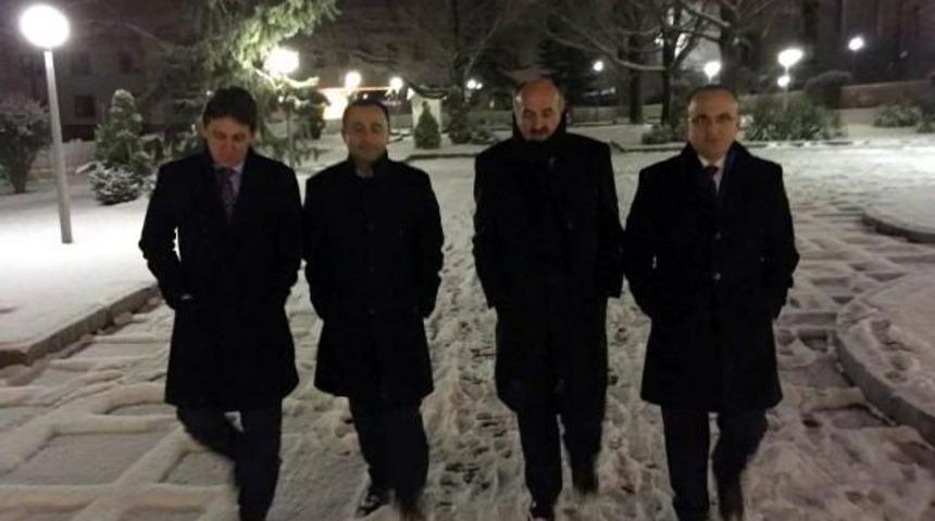 Meclis'te Kar Altında Akşam Y&uuml;r&uuml;y&uuml;ş&uuml;