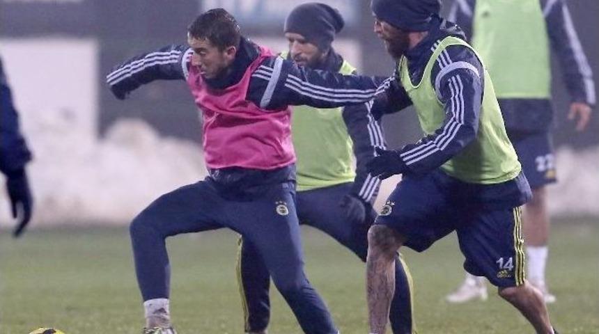 Fenerbah&ccedil;e, Akhisar Belediyespor Ma&ccedil;ı Hazırlıklarını S&uuml;rd&uuml;rd&uuml;