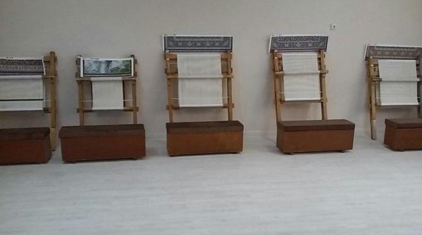 İzmit Belediyesi&rsquo;nden İpek Halıcılık Kursu