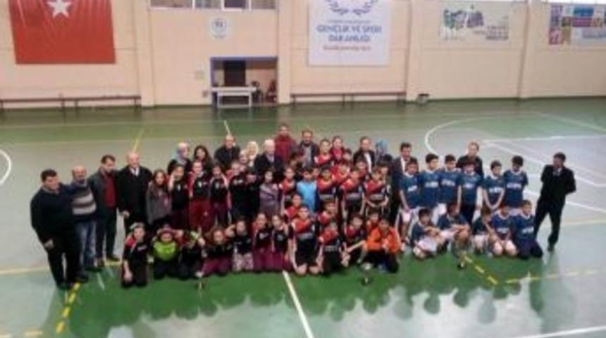 Rize&rsquo;de Hentbol K&uuml;&ccedil;&uuml;kler İl Birinciliği Sona Erdi