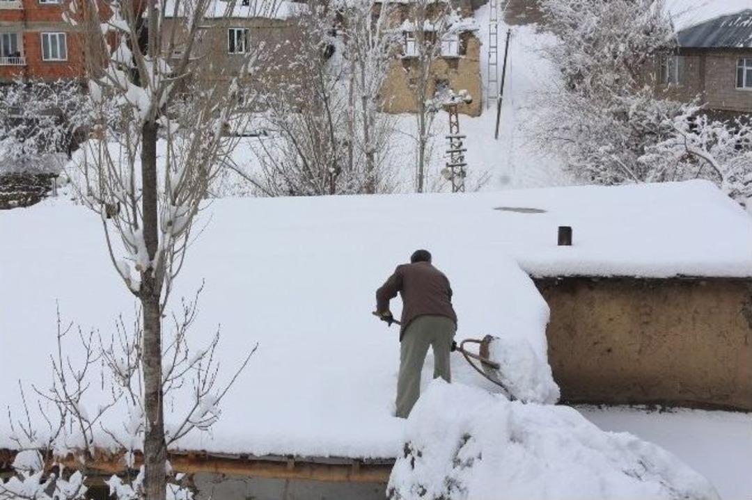 Hakkari&rsquo;de Kar Yağışı