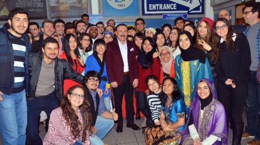 15 &Uuml;lkeden 50 Gen&ccedil; İzmit&rsquo;te Buluştu