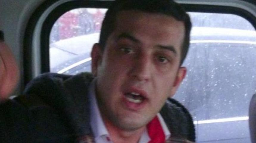 Otob&uuml;s Mola Verdi, Muavin Şof&ouml;r&uuml; Y&uuml;z&uuml;nden Bı&ccedil;akla Yaraladı