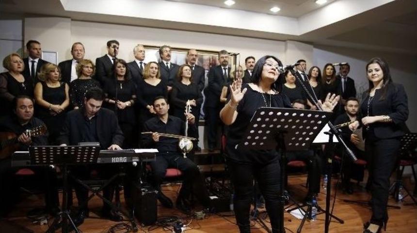 Türküler İzmir’den Yankılandı