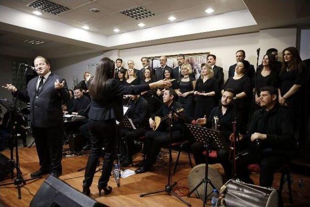 Türküler İzmir’den Yankılandı