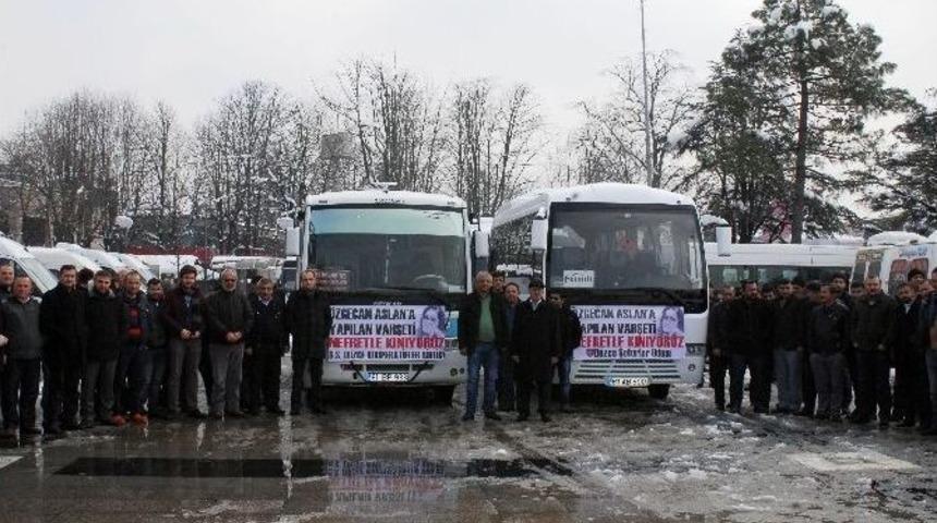 Düzceli Minibüsçüler Özgecan İçin Eylem Yaptı