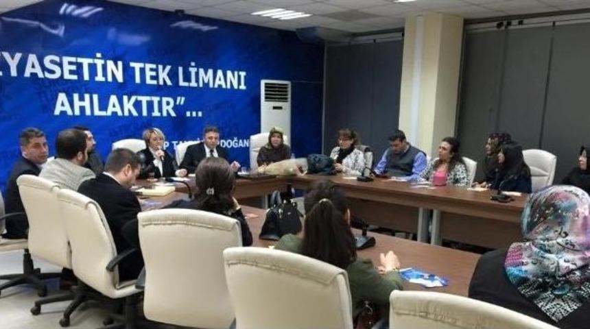 Ak Partili Ş&uuml;kriye Burak&rsquo;a İl&ccedil;elerden Yoğun İlgi