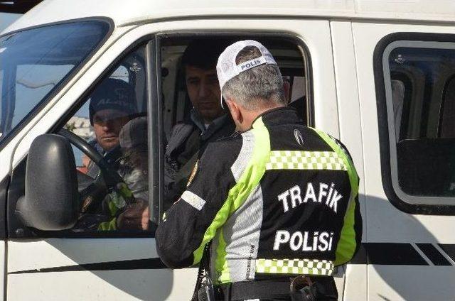 Trafik Ekiplerinden Ticari Taksilere Uygulama