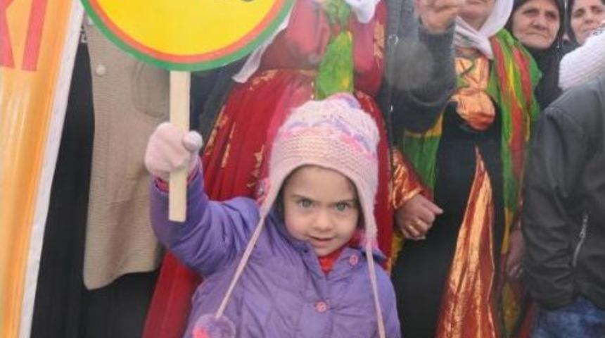 Hakkari'de K&uuml;rt Dili Kutlaması