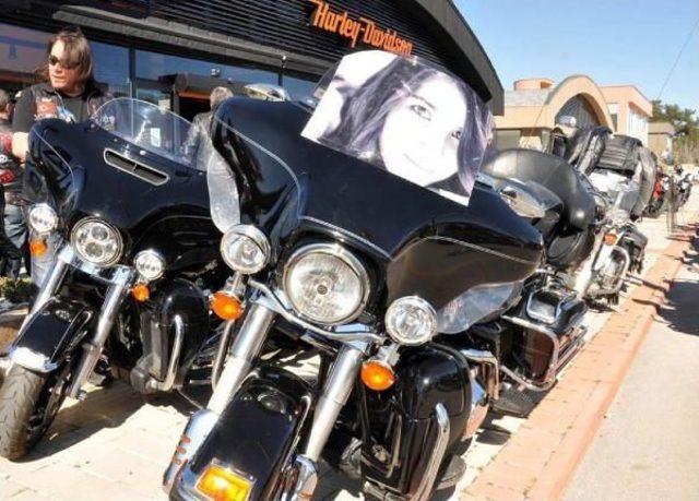 Harleycilerden Özgecan Fotoğraflarıyla Şehir Turu