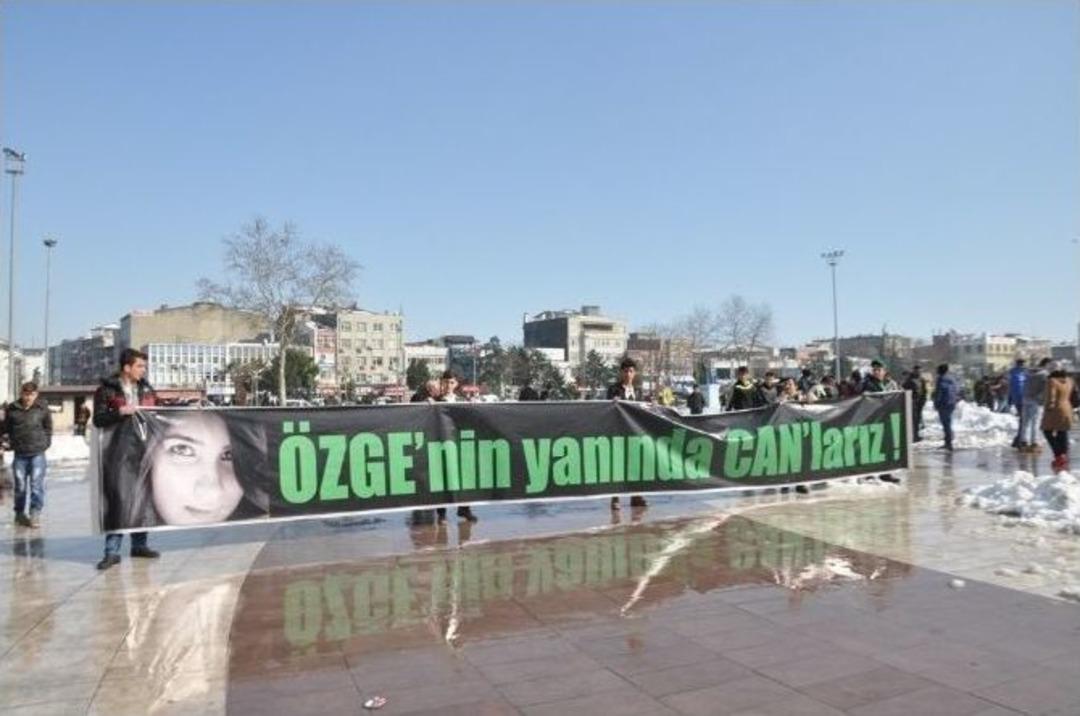 Tatangalardan &Ouml;zgecan İ&ccedil;in Dev Y&uuml;r&uuml;y&uuml;ş