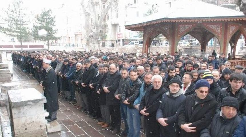 Fırat &Ccedil;akıroğlu İ&ccedil;in Tokat&rsquo;ta Gıyabi Cenaze Namazı Kılındı