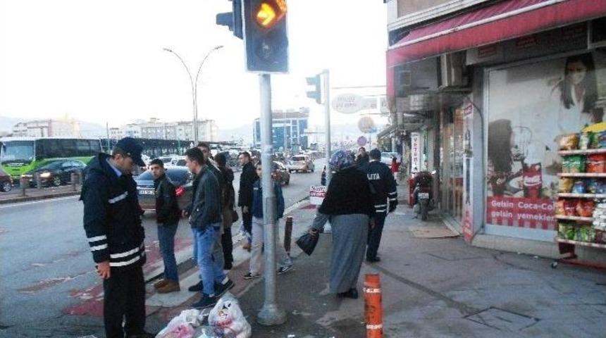 İzmit Belediyesi &Ccedil;evreyi Kirletenlere Acımadı