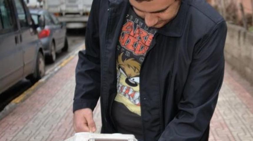 Diyarbakır'da 20 G&uuml;nd&uuml;r Evde Mahsur Kalan Kedi Kurtarıldı