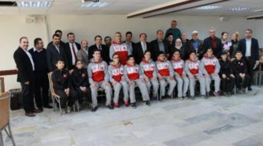 Ak Partili Kahraman&rsquo;dan Sporcu Ve Engellilere Destek S&ouml;z&uuml;