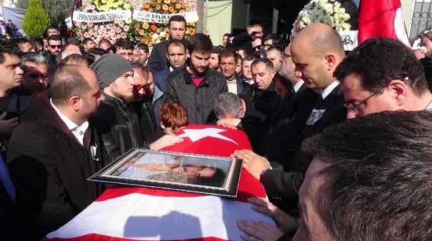 Ege &Uuml;niversitesi'nde &Ouml;l&uuml;mle Biten Kavgada Polis 5 Bı&ccedil;ak Buldu, 7 Kişi G&ouml;zaltında (3)