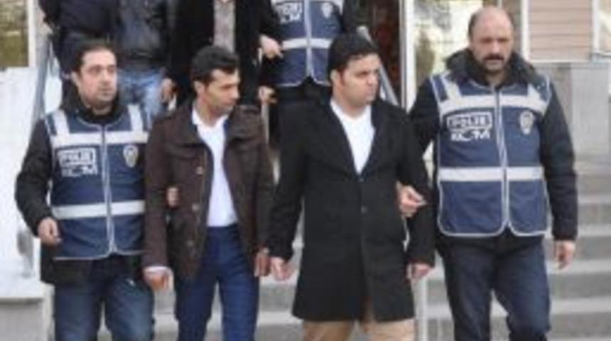 23 Kilo Eroinle Yakalanan İranlılardan 3&rsquo;&Uuml; Tutuklandı