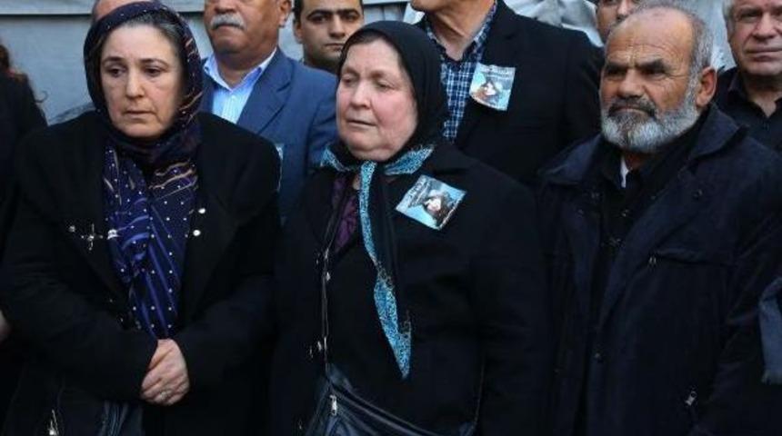 Acılı Anneler, &Ouml;zgecan'ın Annesinin De Acısını Paylaştı