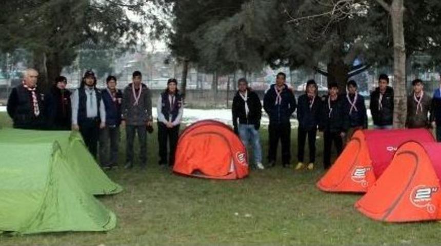 &Ccedil;ocuklar, İzci Evinde Kampa Girdi