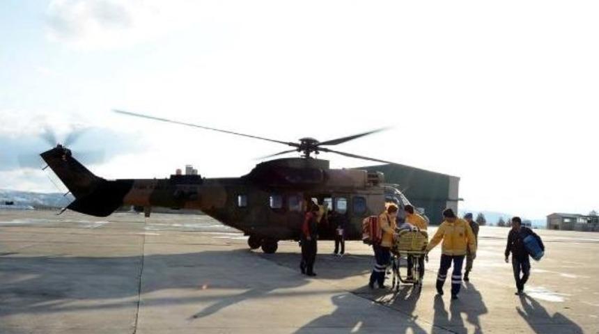 Siirt'te 1,5 Yaşındaki İsmail'i Mehmet&ccedil;ik Helikopterle Kurtardı (2)