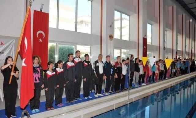 Görme Engelli Yüzücüler Alanya'da Yarışıyor