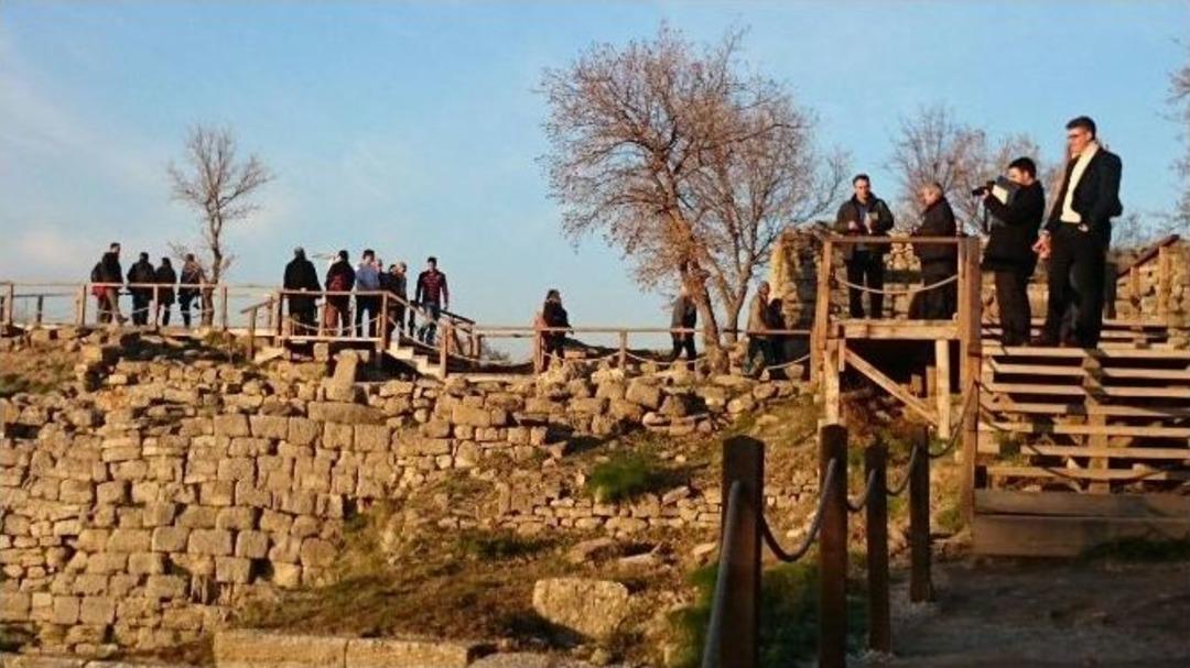 Gazeteciler Troia &Ouml;ren Yerini Gezdi