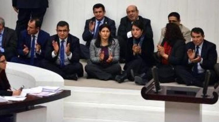 Genel Kurul'da Oturma Eylemi (3)