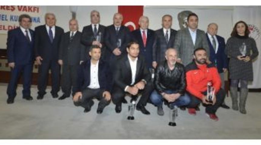 T&uuml;rk G&uuml;reş Vakfından Başkan G&ouml;k&ccedil;ek Ve Taha Akg&uuml;l&rsquo;e &Ouml;d&uuml;l