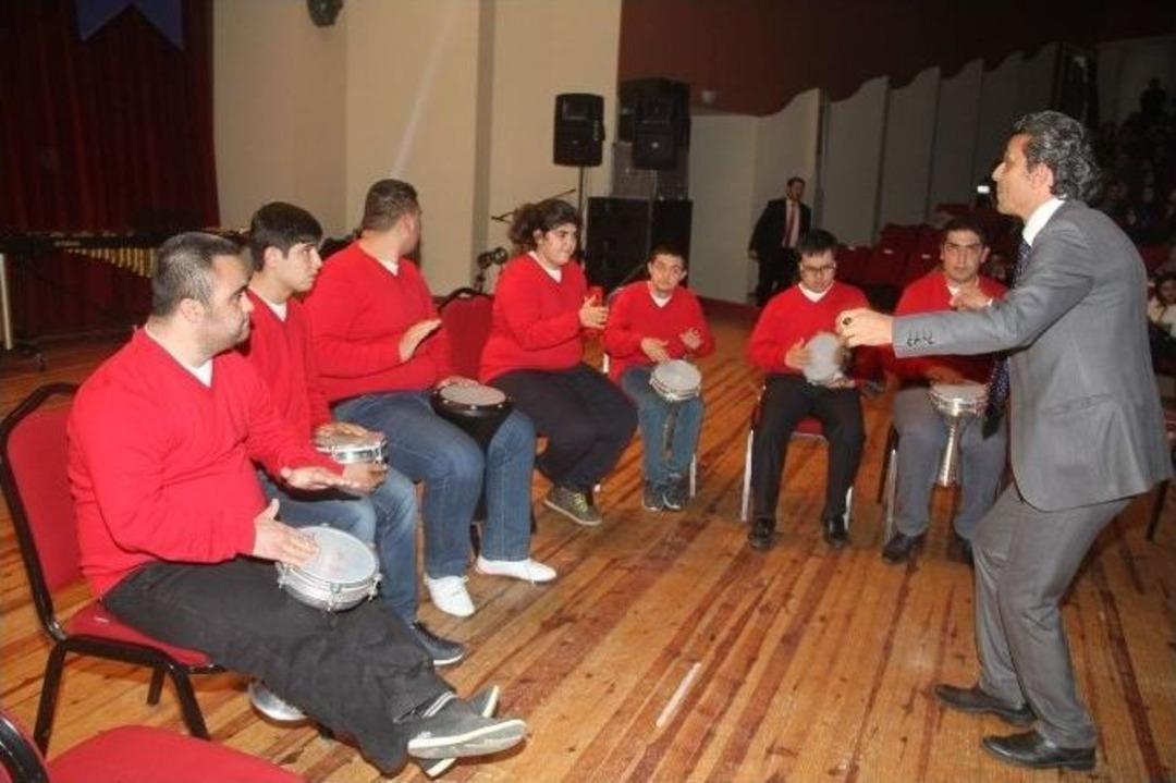 M&uuml;siad&rsquo;dan &ldquo;engelsiz Sanat&rdquo; Konseri