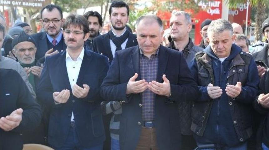 &Ccedil;ağlayan Umrecileri Uğurladı