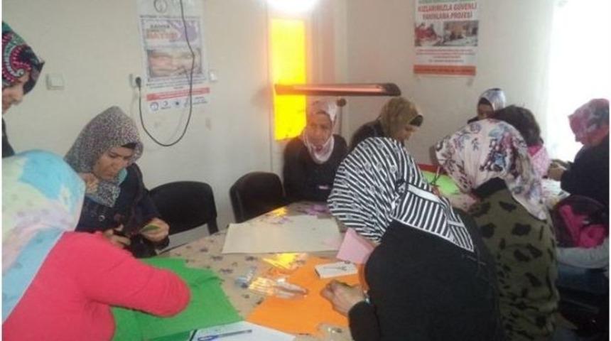Batman G&ouml;n&uuml;ll&uuml;leri Derneği Y&uuml;r&uuml;tt&uuml;ğ&uuml; Projelerle Kadınlara Meslek Edindiriyor