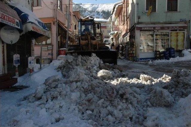 Küre’de Caddelerde Ve Sokaklarda Kar Temizliği