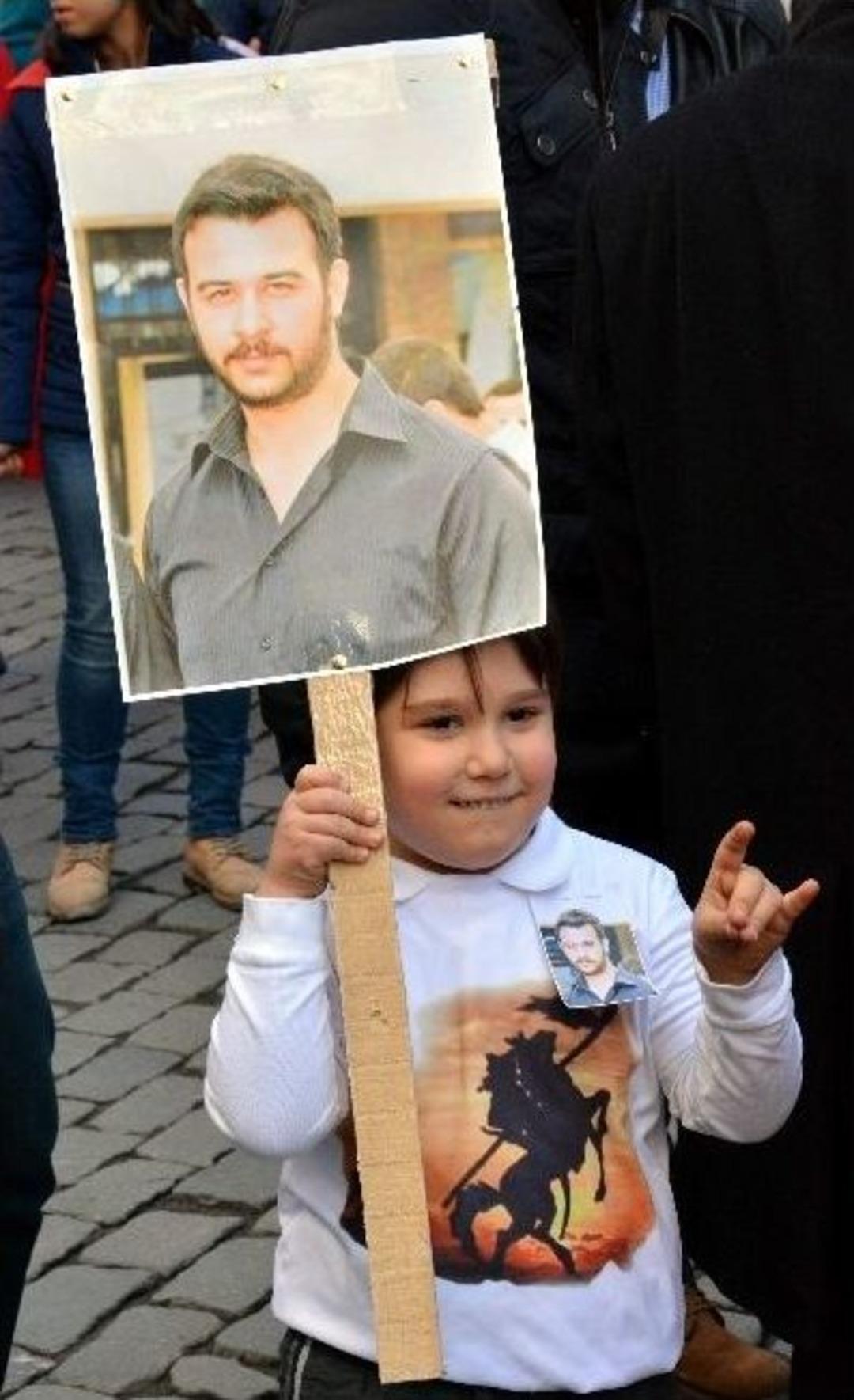 Trabzon&rsquo;da Fırat Yılmaz &Ccedil;akıroğlu İ&ccedil;in Y&uuml;r&uuml;d&uuml;ler