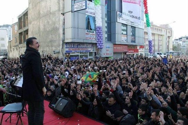 Hdp’den Konserli Açılış