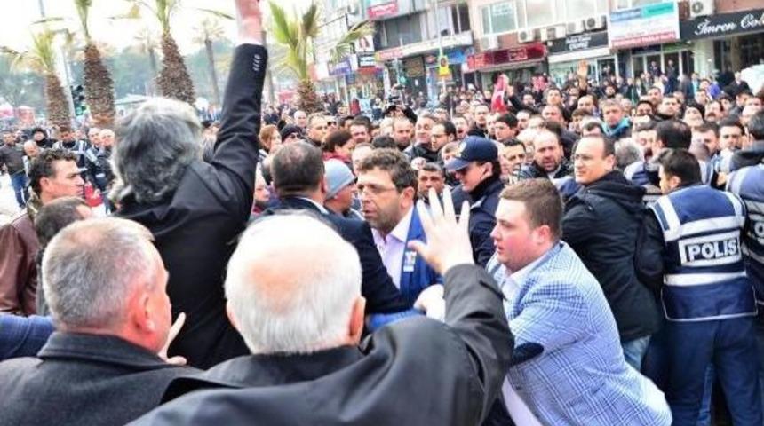 Denizli'de &Ccedil;akıroğlu I&ccedil;in Gıyabi Cenaze Namazı Kılındı, Y&uuml;r&uuml;y&uuml;ş Yapıldı