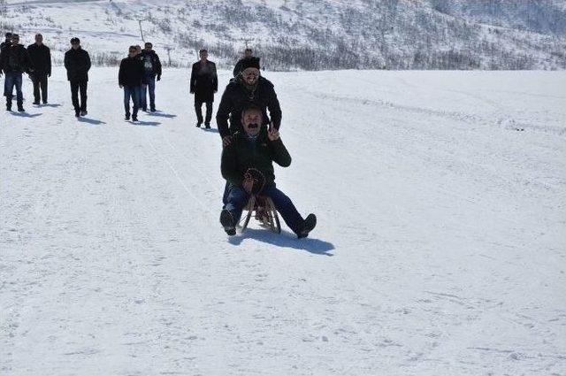 Tunceli’de Kayak Keyfi