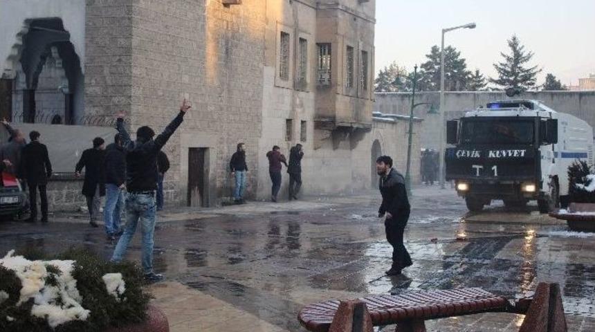 Kayseri&rsquo;de Fırat &Ccedil;akıroğlu Protestosunda Olaylar &Ccedil;ıktı