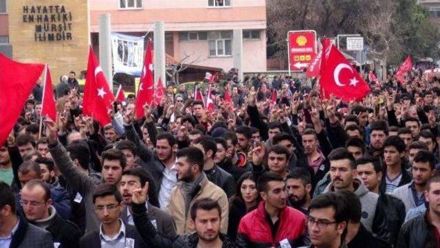 Çanakkale'de, Çakıroğlu Için Yürüyüş Ve Gıyabi Cenaze Namazı